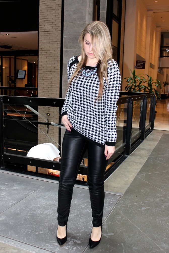 HOUNDSTOOTH TREND