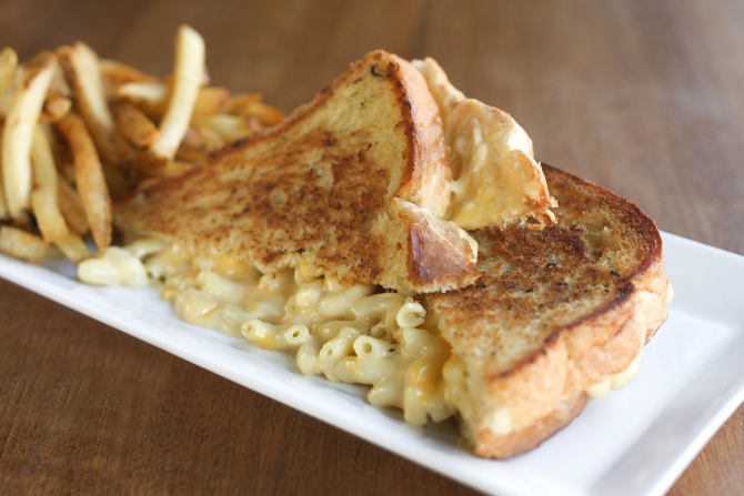 LeSmack.GrilledCheese