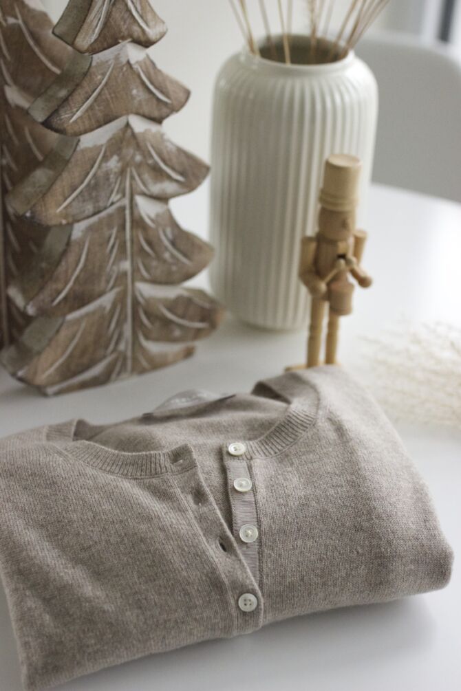 Everlane 
Last Minute Gift Ideas